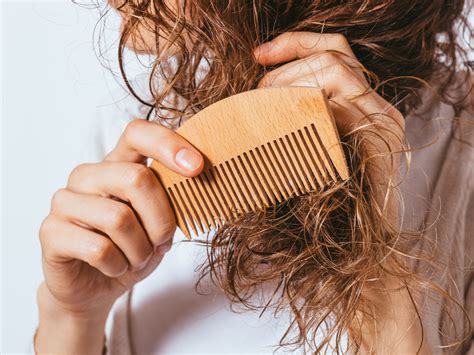 Cremes de Pentear para cabelos cacheados 4 opções que irão deixar seus