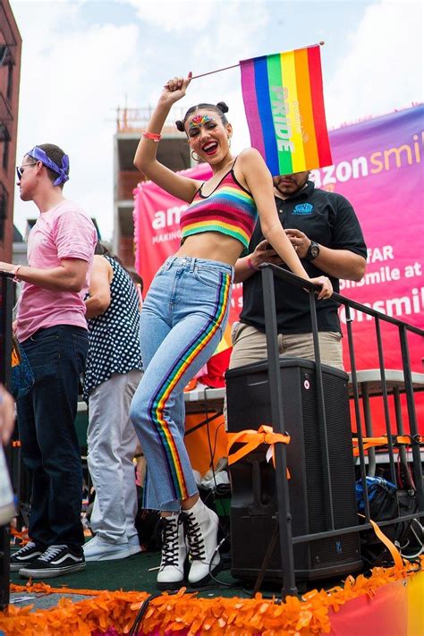 See All The Head Turning Looks From Pride 2018 Pride Outfit Pride Parade Outfit Lesbian Pride