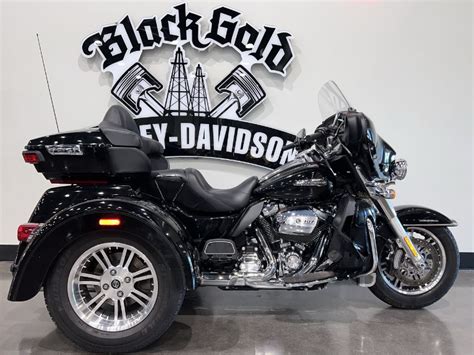 Used 2018 Harley Davidson Tri Glide Ultra FLHTCUTG Black Gold HD