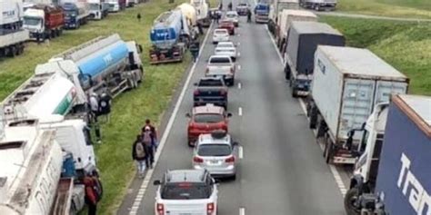 Se levantó la medida de fuerza de los transportistas y se creó una mesa