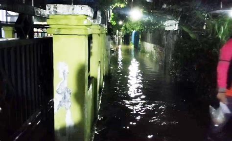 Banjir Rob Kembali Genangi Sejumlah Kawasan Di Banjarmasin