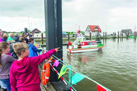 Dgzrs L Dt Zum Tag Der Seenotretter Ein