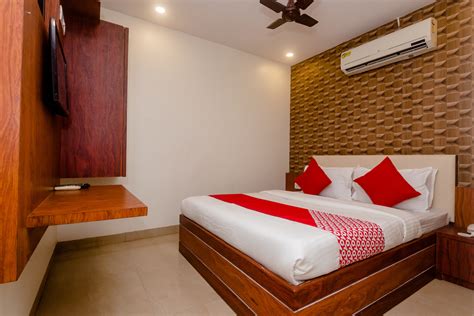 Hotels Near Bandra, Mumbai from ₹640