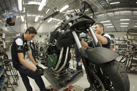 Nova F Brica Da Bmw Em Manaus Inicia Produ O De Motocicletas Planetcarsz