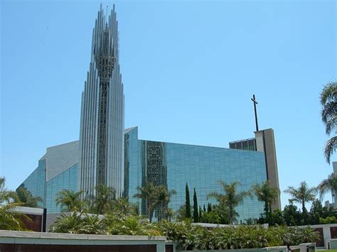 1295446200-crystal-cathedral.jpg