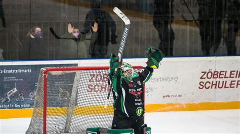 Eishockey Oberliga S D H Chstadter Ec Gewinnt Beim Sc Riessersee