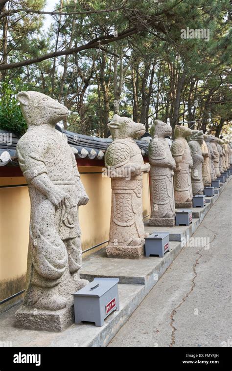 12 Year Cycle Of The Chinese Zodiac Statues In A Temple Stock Photo Alamy