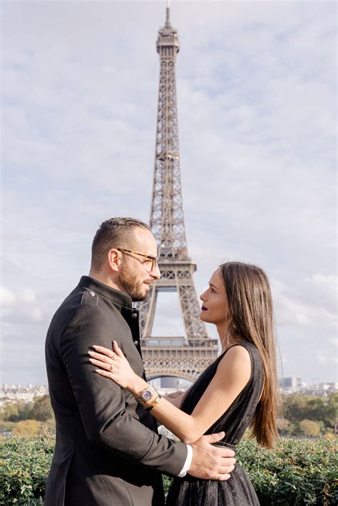 A Real Surprise Proposal In Front Of The Eiffel Tower