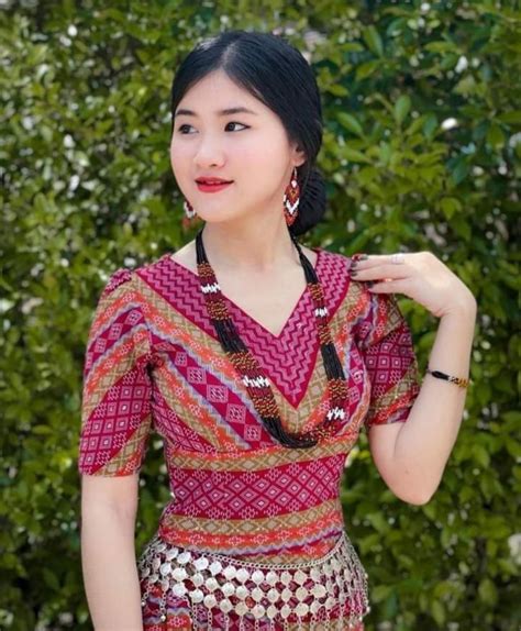 Pin By Tara Aung On Myanmar Dress Design Traditional Dresses Designs Myanmar Dress Design