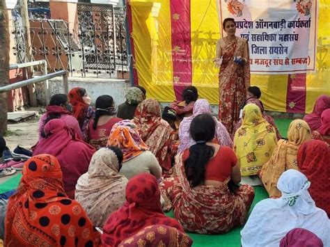 Anganwadi Workers Submitted Memorandum To Tehsildar Workers Said We