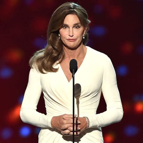 Caitlyn Jenner Delivers Emotional Inspiring Speech As She Collects