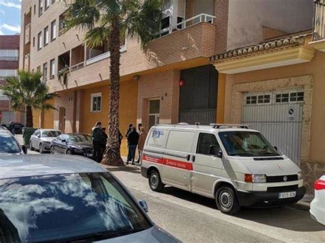 Madre asesina a su bebé y se arroja desde el segundo piso