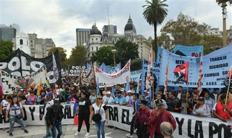 Piqueteros Salen Por Primera Vez A La Calle Contra Milei Ladecima