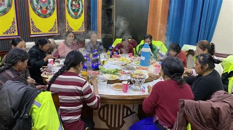 巾帼寒冬送温暖 一餐一饭暖人心——甘南州妇联 合作市妇联 甘南州热力巴盟建材公司慰问合作市环卫工人澎湃号·政务澎湃新闻 The Paper