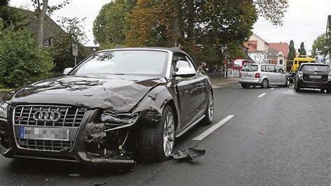 Zwei Verletzte Und Hoher Sachschaden Bei Unfall