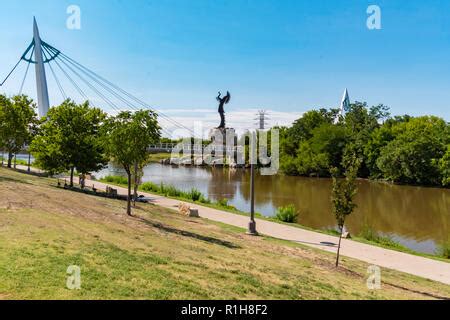 Keeper of the Plains, a steel sculpture by Blackbear Bosin. Wichita ...