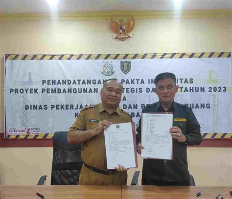 Penandatanganan Pakta Integritas Antara Kejari Tabalong Dengan Dinas