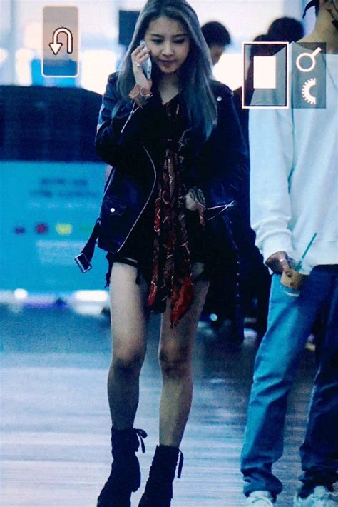 31 08 17 Fotos Em Alta Qualidade Da Jiwoo No Aeroporto Fashion