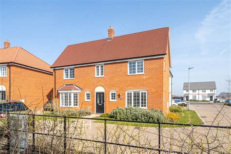 Abbott Way Holbrook Ipswich Ip9 4 Bed Detached House £465 000