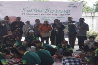 Pegadaian Kanwil Ii Pekanbaru Berbagi Daging Qurban Dengan Nasabah