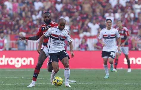 Após Vencer O Jogo De Ida São Paulo Decide Em Casa O Título Da Copa Do Brasil