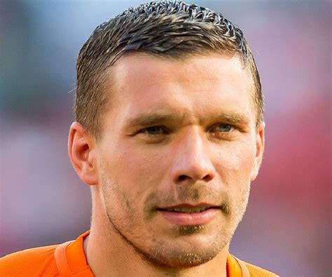 Podolski - Lukas Podolski 'expecting Arsenal exit after row with Arsene Wenger' | Metro News ...