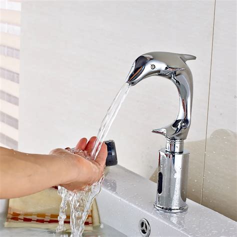 Uythner Modern Deck Mounted Chrome Bathroom Basin Faucet Dolphin Faucet Spout Automatic Sensor