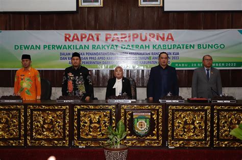 Bupati Bungo H Mashuri SP ME Menandatangani Nota Kesepakatan KUA Dan