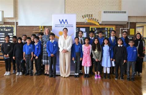 Youngsters From A Luton School Learn About Democracy From Mp