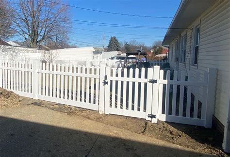 Vinyl Fence Installation in Cleveland | Veterans Fence