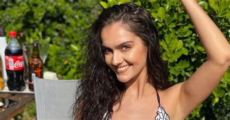 Love Island S Siannise Fudge Sees Cleavage Erupt From Skimpy Bikini In Sizzling Display Daily Star
