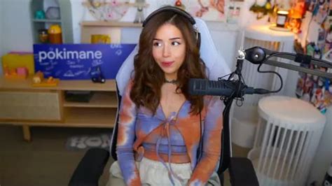 Pokimane Victime Dun Accident Vestimentaire En Plein Live Sur Twitch