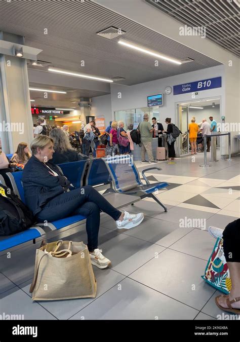 heraklion kreta griechenland  passagiere die  flughafen