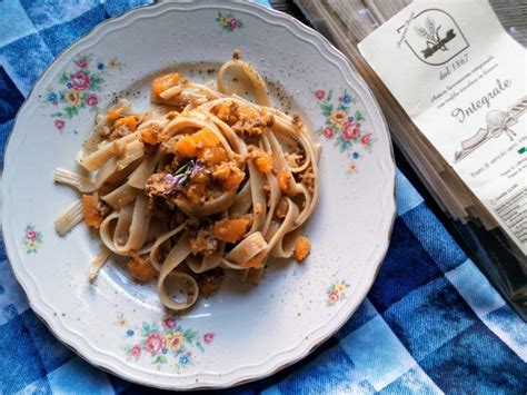 Fettuccine Rigate Con Zucca E Salsiccia Di Fegato Paletta Grembiule