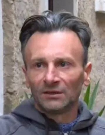 Massimo Cannone 45 Anni Tappezziere Padre Uccide La Moglie Con Una