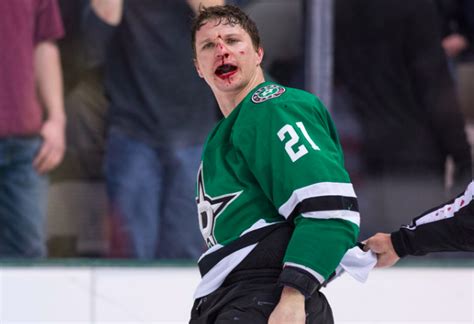 Hockey30 Antoine Roussel RÊVE au Canadien de Montréal