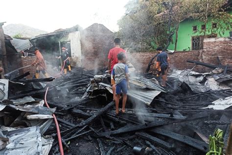 Satu Rumah Panggung Di Kota Bima Ludes Terbakar OPSINTB News