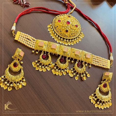 Ayana Traditional Antique Gold Plated Tikka Kaurzcrown