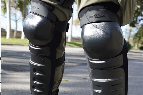 Us Made D Flex™ Series Kneeshin Protectors Damascus Gear