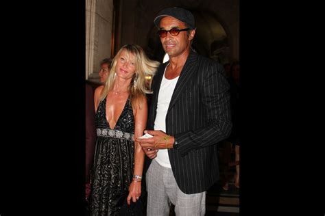 Vid O Yannick Noah Et Sa Compagne Isabelle Camus Au Concert