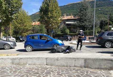 Incidente Tra Un Auto E Uno Scooter In Via Leonardo Da Vinci Sul Posto