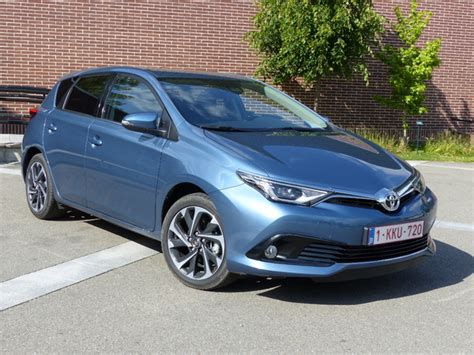 Toyota Auris 2 essais fiabilité avis photos prix