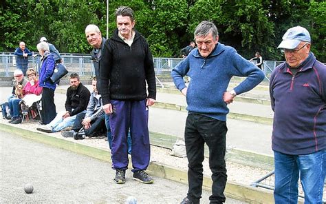 Fnaca Quarante trois doublettes aux concours de boules Le Télégramme