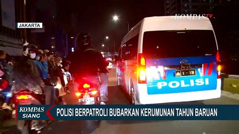 Di Berbagai Daerah Polisi Bubarkan Kerumunan Warga Yang Merayakan