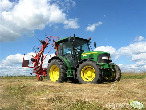 Zdjęcie traktor John Deere 5080R Kuhn 228941 Galeria rolnicza agrofoto