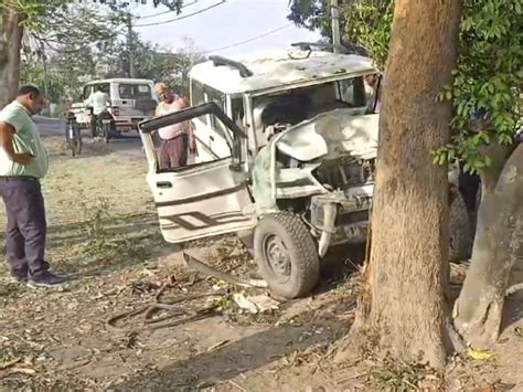 Bolero Lost Control And Collided With A Tree In Maharajganj महराजगंज में बोलेरो अनियंत्रित