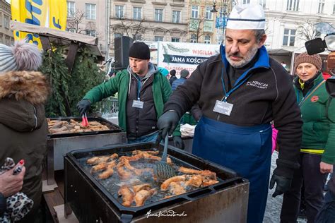 Relacja z XX Wigilii dla Bezdomnych i Potrzebujących w Krakowie Ks