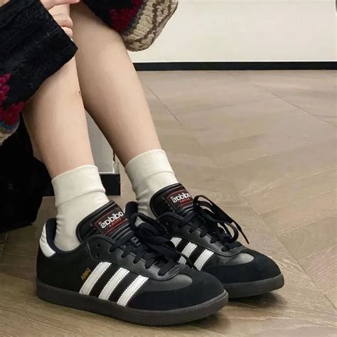 아디다스 삼바 클래식 블랙 맨즈 운동화 ADIDAS SAMBA CLASSIC 034563 상품 상세 크로켓