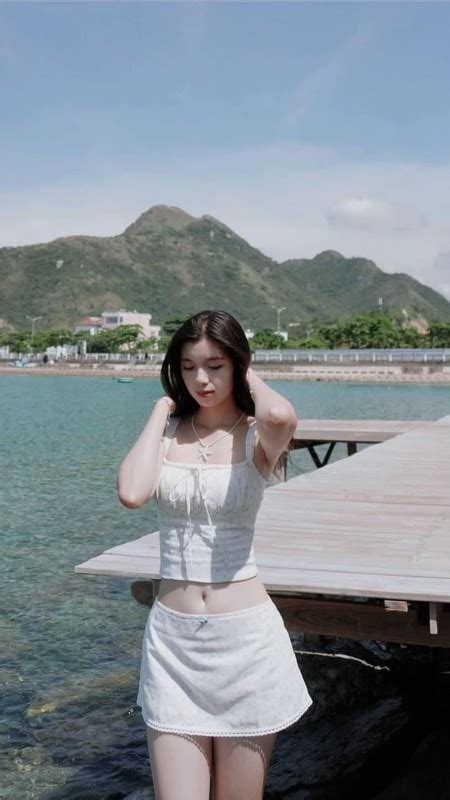 Hot girl quân nhân trong lễ diễu binh hóa nàng thơ bên bạn trai