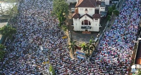 Mui Keluarkan Pedoman Salat Idul Fitri Di Rumah Ini Tata Caranya